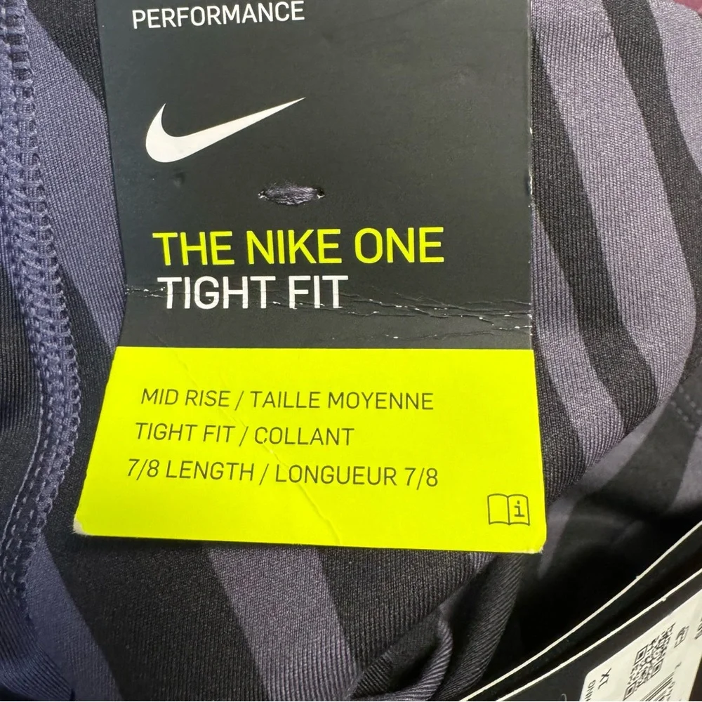 Nike NWT Plus Size Training One Sculpt Tight 7/8 leggings in zebra print size 1X